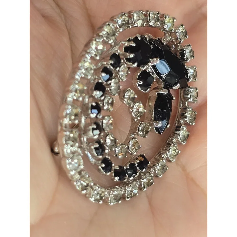 Vintage Black & Clear Rhinestone Swirl Brooch Silver Tone Mid Century Glam #462